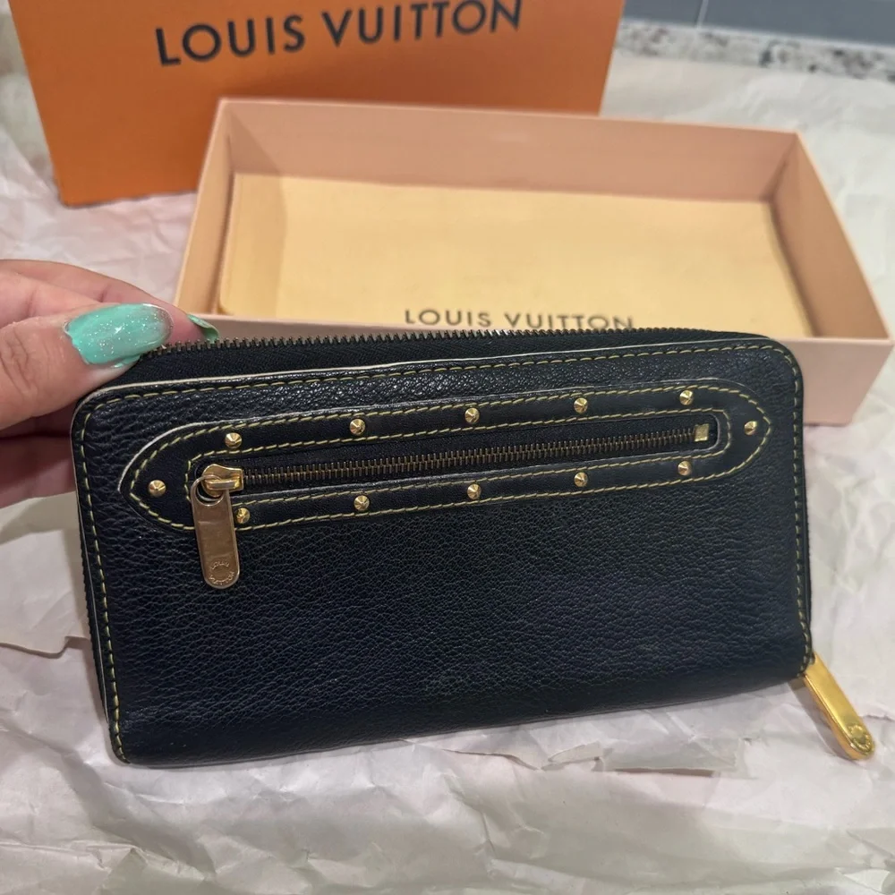 Louis Vuitton Suhali Zippy Wallet w/ box and dustbag